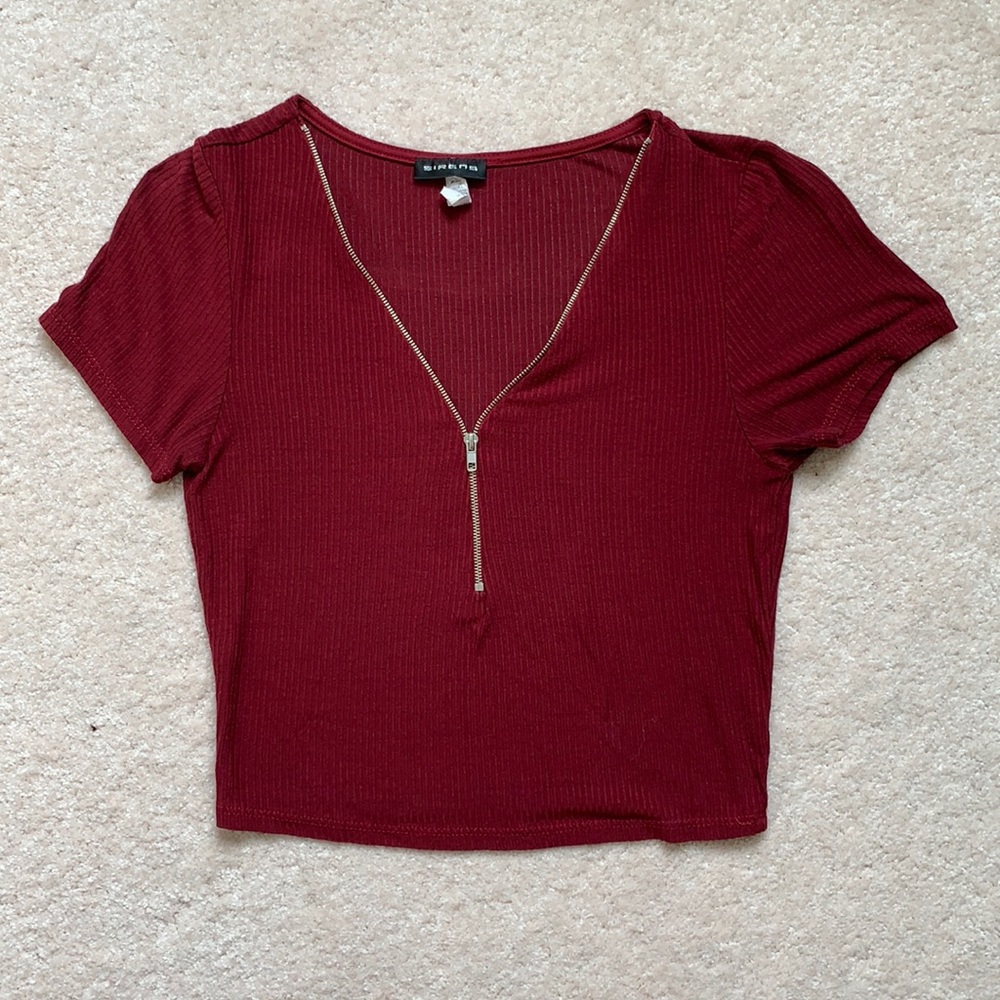 ❌SOLD❌ Zipper plunge neck cropped tee